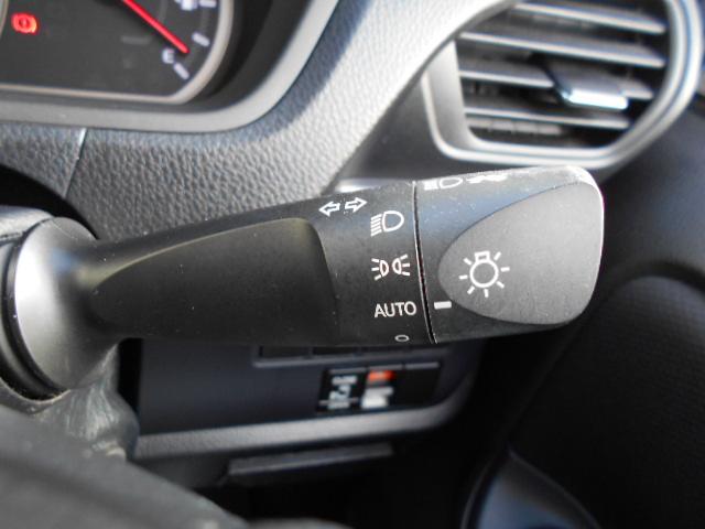 X DVD再生ナビフルセグTV/天井モニター/1オーナー/バックモニター/Bluetooth/istop/AUTOライト/HID/ETC/デュアルエアコン/7人乗り(28枚目)