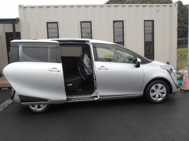 シエンタ ハイブリッド　ファンベースＸ　全国対応１年保証付き／Ｔｏｙｏｔａ　Ｓａｆｅｔｙ　Ｓｅｎｓｅ／天井モニタ－／ＤＶＤ再生ナビＴＶ／自動ドア／ＥＴＣ／バックモニター／Ｂｌｕｅｔｏｏｔｈ／ＡＵＴＯライト／ＵＳＢポート／キーレス／５人乗り（14枚目）
