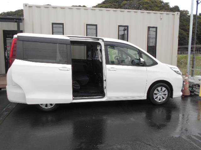 ノア X ウェルキャブ 助手席リフトアップシート車/全国対応1年保証付/天井モニタ-/DVD再生ナビTV/自動ドア/AUTOライト/Bluetooth/1オーナー/8人乗り(15枚目)