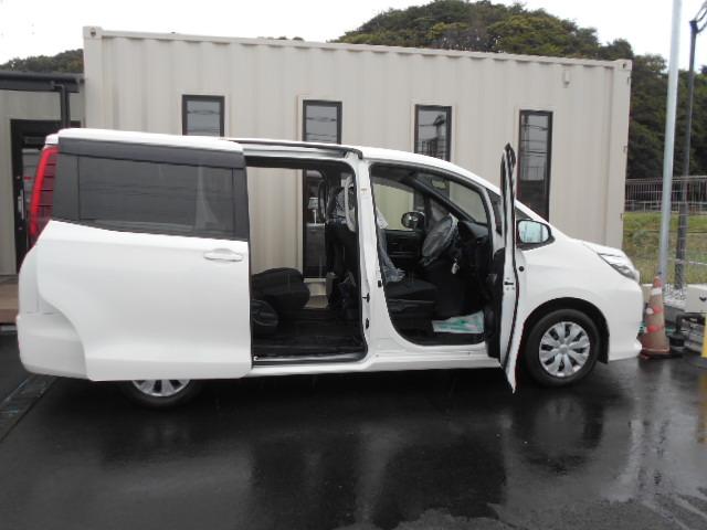 ノア X ウェルキャブ 助手席リフトアップシート車/全国対応1年保証付/天井モニタ-/DVD再生ナビTV/自動ドア/AUTOライト/Bluetooth/1オーナー/8人乗り(16枚目)