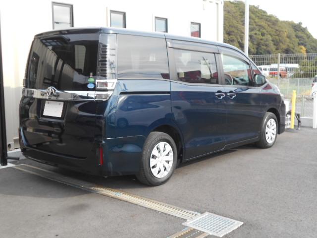 ヴォクシー X 全国対応1年保証付き/Toyota Safety Sense/DVD再生ナビフルセグTV/両側自動ドア/バックモニタ-/Bluetooth/USBポート/1オーナー/8人乗り(14枚目)