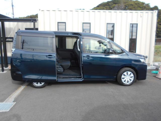 ヴォクシー X 全国対応1年保証付き/Toyota Safety Sense/DVD再生ナビフルセグTV/両側自動ドア/バックモニタ-/Bluetooth/USBポート/1オーナー/8人乗り(16枚目)