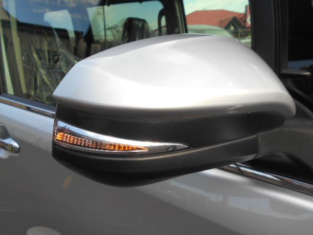 安全で格好良いドアミラーウィンカー付き！