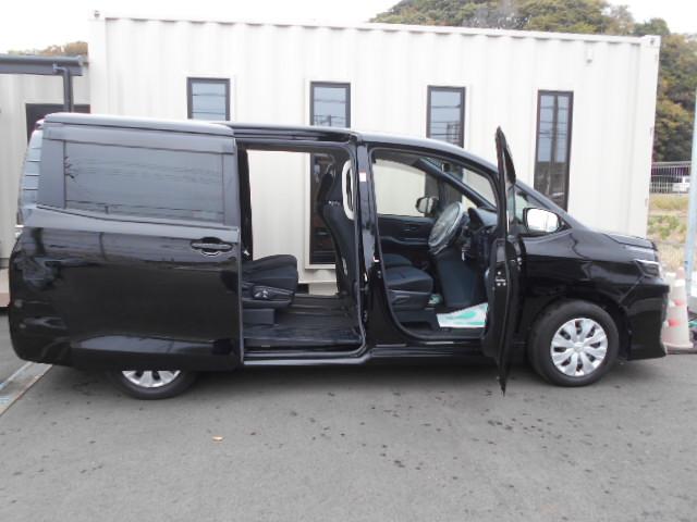 ヴォクシー Ｘ　全国対応１年保証付／天井モニタ－／ＤＶＤビデオ再生ナビフルセグＴＶ／ＥＴＣ／自動ドア／バックモニタ－／Ｂｌｕｅｔｏｏｔｈ／ＡＵＴＯライト／ＬＥＤ／キ－レス／１オーナー／新品タイヤ／７人乗り（15枚目）