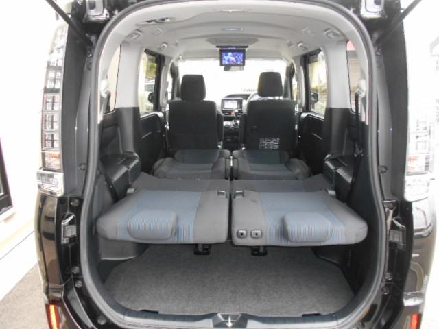 ヴォクシー Ｘ　全国対応１年保証付／天井モニタ－／ＤＶＤビデオ再生ナビフルセグＴＶ／ＥＴＣ／自動ドア／バックモニタ－／Ｂｌｕｅｔｏｏｔｈ／ＡＵＴＯライト／ＬＥＤ／キ－レス／１オーナー／新品タイヤ／７人乗り（21枚目）