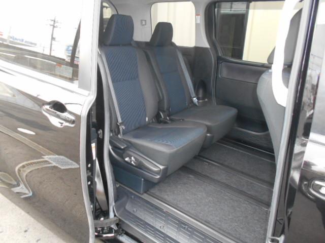 ヴォクシー Ｘ　全国対応１年保証付／天井モニタ－／ＤＶＤビデオ再生ナビフルセグＴＶ／ＥＴＣ／自動ドア／バックモニタ－／Ｂｌｕｅｔｏｏｔｈ／ＡＵＴＯライト／ＬＥＤ／キ－レス／１オーナー／新品タイヤ／７人乗り（23枚目）