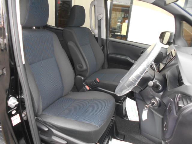 ヴォクシー Ｘ　全国対応１年保証付／天井モニタ－／ＤＶＤビデオ再生ナビフルセグＴＶ／ＥＴＣ／自動ドア／バックモニタ－／Ｂｌｕｅｔｏｏｔｈ／ＡＵＴＯライト／ＬＥＤ／キ－レス／１オーナー／新品タイヤ／７人乗り（29枚目）