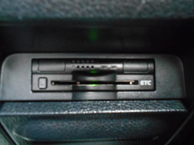 ヴォクシー Ｘ　全国対応１年保証付／天井モニタ－／ＤＶＤビデオ再生ナビフルセグＴＶ／ＥＴＣ／自動ドア／バックモニタ－／Ｂｌｕｅｔｏｏｔｈ／ＡＵＴＯライト／ＬＥＤ／キ－レス／１オーナー／新品タイヤ／７人乗り（41枚目）