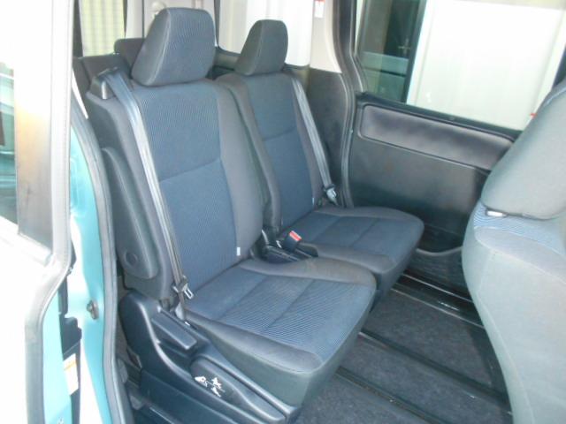 TOYOTA NOAH HYBRID X