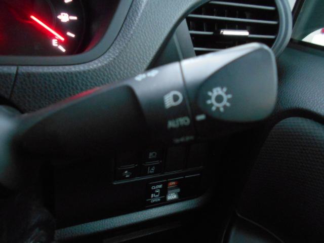 ノア Ｘ　全国対応１年保証付き／Ｔｏｙｏｔａ　Ｓａｆｅｔｙ　Ｓｅｎｓｅ／天井モニタ－／ＤＶＤ再生ナビフルセグＴＶ／自動ドア／バックモニタ－／Ｂｌｕｅｔｏｏｔｈ／ＵＳＢポート／８人乗り（40枚目）