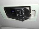 運転席サンバイザーを下ろすとビルトイン装着なので見栄えも良く決まってます!