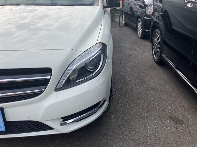 Bクラス B180 ブルーエフィシェンシースポーツナイトPKG 純正フルセグTVナビ・ETC・パワーシート・ハーフレザーシート・Bluetooth接続・バックカメラ・ステアリングスイッチ・クリアランスソナー・キーレス(2枚目)