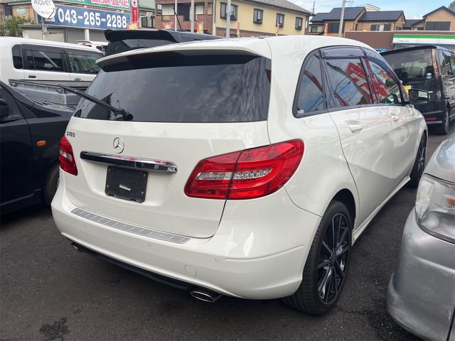 Bクラス B180 ブルーエフィシェンシースポーツナイトPKG 純正フルセグTVナビ・ETC・パワーシート・ハーフレザーシート・Bluetooth接続・バックカメラ・ステアリングスイッチ・クリアランスソナー・キーレス(9枚目)