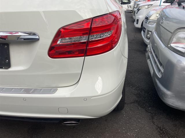 Bクラス B180 ブルーエフィシェンシースポーツナイトPKG 純正フルセグTVナビ・ETC・パワーシート・ハーフレザーシート・Bluetooth接続・バックカメラ・ステアリングスイッチ・クリアランスソナー・キーレス(10枚目)