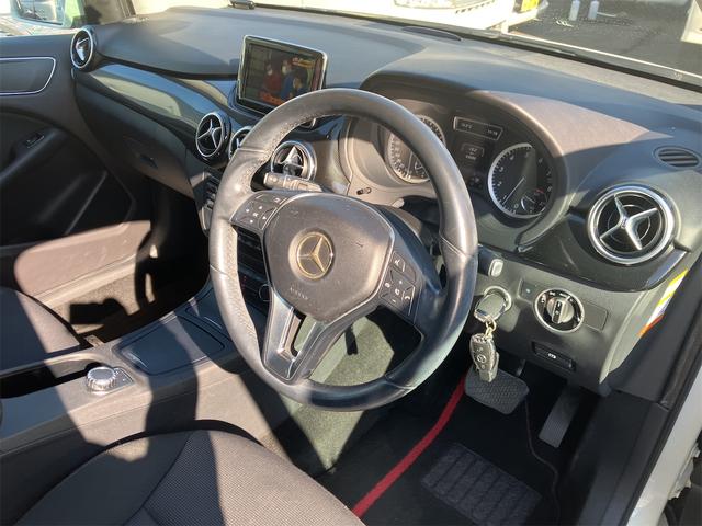 Ｂクラス Ｂ１８０　フルセグＴＶナビ・バックカメラ・ドライブレコーダー・クリアランスソナー・Ｂｌｕｅｔｏｏｔｈ接続・ＵＳＢ端子・キーレス・ＥＴＣ（18枚目）