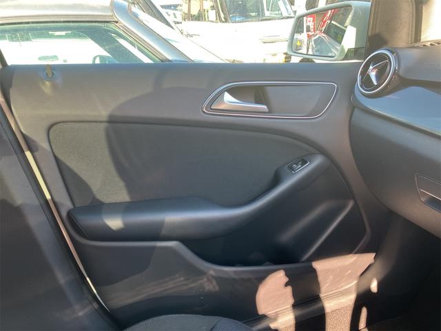 Ｂクラス Ｂ１８０　フルセグＴＶナビ・バックカメラ・ドライブレコーダー・クリアランスソナー・Ｂｌｕｅｔｏｏｔｈ接続・ＵＳＢ端子・キーレス・ＥＴＣ（33枚目）