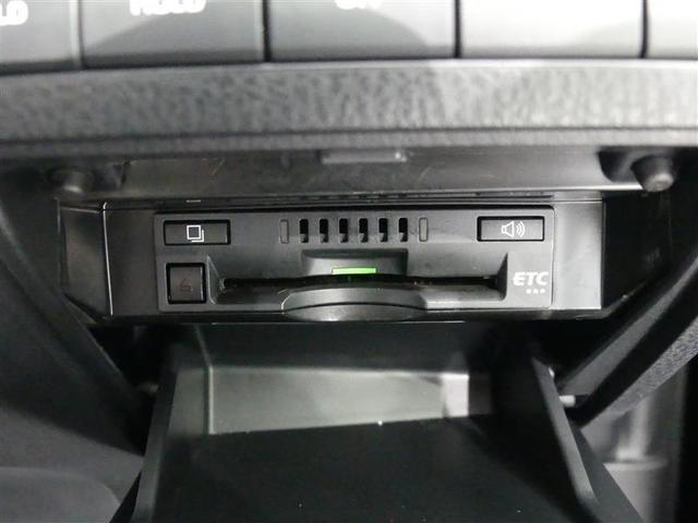 カムリ ＷＳ　ハイブリッド保証　衝突被害軽減ブレーキ　Ｂｌｕｅｔｏｏｔｈ　電動シート　ＬＥＤヘッドランプ　スマートキー　ＣＤ　盗難防止装置　オートクルーズコントロール　９インチナビ　フルセグ　バックカメラ　ＥＴＣ（18枚目）