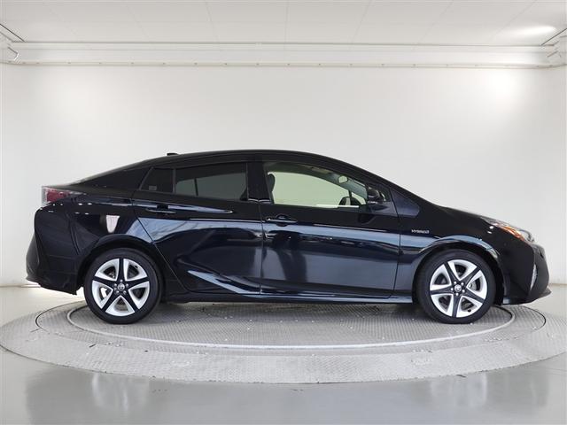 プリウス Ｓツーリングセレクション　アルミホイール　ワンオーナー　ＬＥＤヘッドランプ　記録簿　キーレス　ＣＤ　盗難防止装置　ハイブリッド　メモリーナビ　フルセグ（21枚目）