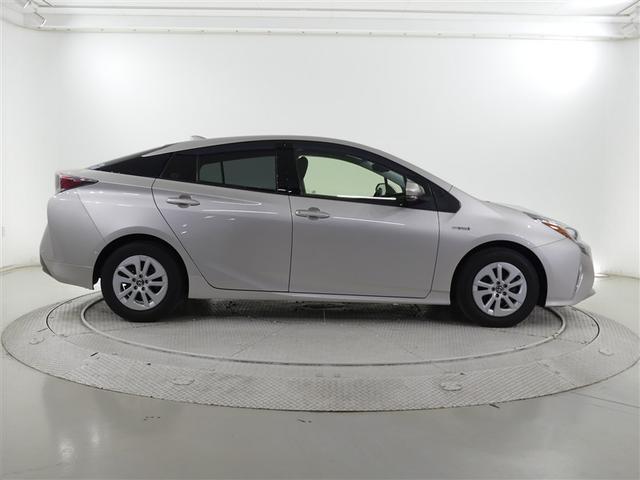 プリウス Ｓセーフティプラス　ドラレコ　アルミホイール　ワンオーナー　ＬＥＤヘッドランプ　記録簿　キーレス　ＣＤ　盗難防止装置　ハイブリッド　オートクルーズコントロール　メモリーナビ　フルセグ（22枚目）