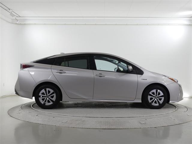 プリウス Ａ　アルミホイール　ワンオーナー　ＬＥＤヘッドランプ　記録簿　キーレス　ＣＤ　盗難防止装置　ハイブリッド　オートクルーズコントロール　メモリーナビ　フルセグ（10枚目）