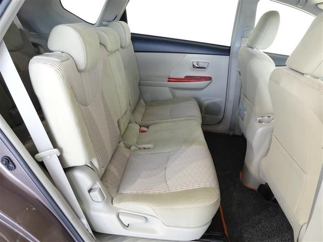 広々としたスペースで居心地の良い後席空間が深いくつろぎをもたらします。