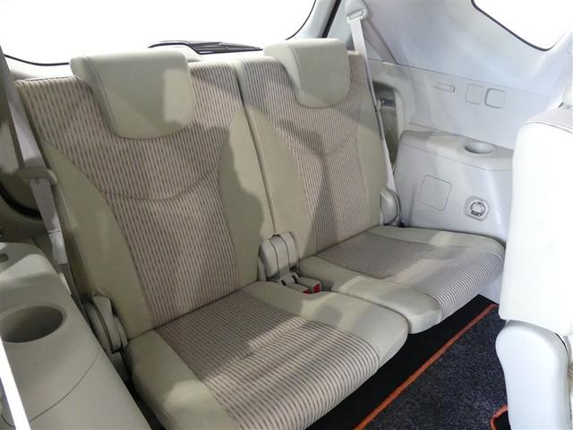 ３列目シートもひろびろとしたスペースを確保しています。大人数でのお出かけもばっちりです。