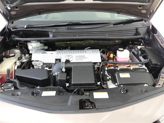 エンジンルームもクリーニングできれいな状態です。ぜひボンネットを開けてごらん確認ください。