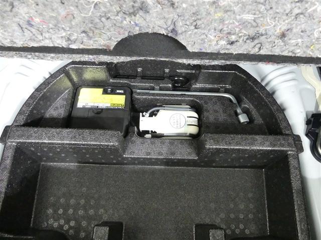 ヴィッツ Ｆ　衝突被害軽減ブレーキ　Ｂｌｕｅｔｏｏｔｈ　アルミホイール　キーレス　ＣＤ　盗難防止装置　アイドリングストップ　メモリーナビ　バックカメラ　ＥＴＣ（15枚目）