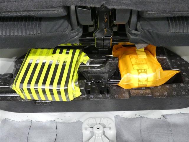 プリウスアルファ Ｓ　乗車定員７人　アルミホイール　ワンオーナー　キーレス　ＣＤ　盗難防止装置　ハイブリッド　メモリーナビ　フルセグ（15枚目）