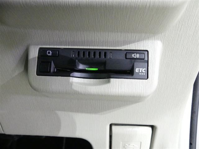 プリウスα Ｓ　ドラレコ　アルミホイール　記録簿　キーレス　ＣＤ　盗難防止装置　ハイブリッド　オートクルーズコントロール　メモリーナビ　フルセグ（19枚目）