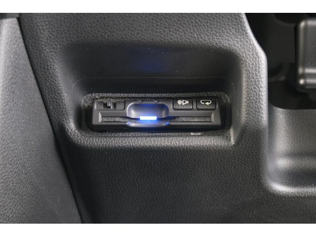 フィットハイブリッド Ｆパッケージコンフォートエディション　認定中古車　ナビ　Ｂカメラ　ＥＴＣ　シートヒーター　ワンオーナー　地デジフルセグ　セキュリティアラーム　ＡＵＴＯエアコン　スマートキー　バックカメラ　横滑り防止　助手席エアバッグ　ＤＶＤ再生　キーレス（15枚目）