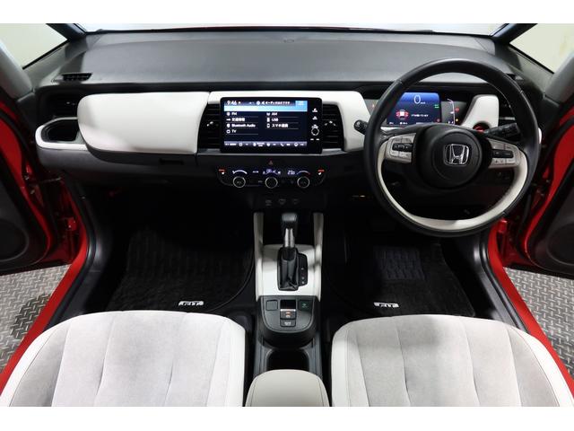 フィット e:HEVホーム 認定中古車 2年保証付 ワンオーナー ナビ Bカメラ ドラレコ ETC 運転支援全周囲カメラ 前後誤発進抑制機能 クリソナ マルチビュー 助手席エアバッグ 運転席エアバッグ 1オナ シートヒーター(7枚目)