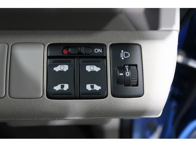 ステップワゴン GLパッケージ 認定中古車 1年保証付 ワンオーナー ナビ Bカメラ ETC イモビ 両側電動SD Rカメラ キーレスエントリーキー AAC 3列 Wエアバック 1セグ PS パワーウインドー DVD ABS(12枚目)