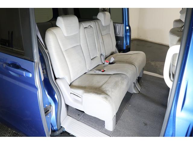 ステップワゴン GLパッケージ 認定中古車 1年保証付 ワンオーナー ナビ Bカメラ ETC イモビ 両側電動SD Rカメラ キーレスエントリーキー AAC 3列 Wエアバック 1セグ PS パワーウインドー DVD ABS(16枚目)