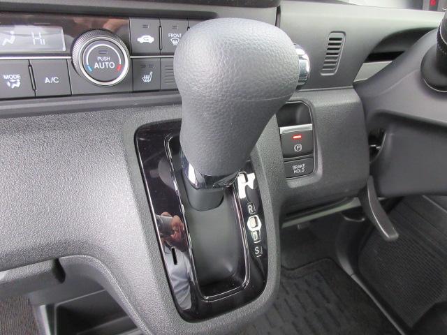 Ｎ－ＢＯＸカスタム ターボコーディネートスタイル　ホンダ認定中古車２年保証付／ドライブレコーダー／全周カメラ／メモリーナビ／地デジフルセグ／Ｂｌｕｅｔｏｏｔｈ／ＵＳＢ端子／シートヒーター／ＥＴＣ車載器／本革シート／両側パワースライドドア／スマートキー（11枚目）