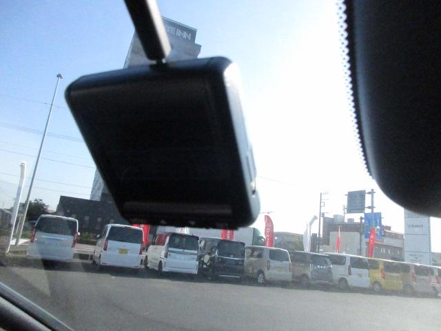 フィット ホーム 認定中古車2年保証 安全支援 サイドエアバッグ カーテンエアバッグ フルセグTV メモリーナビ ETC ドラレコ 衝突軽減ブレーキ ワンオーナー LEDライト オートライト クリアランスソナー DVD(26枚目)