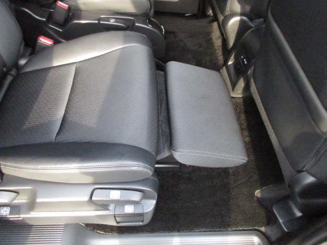 オデッセイハイブリッド ｅ：ＨＥＶアブソルート・ＥＸ　ホンダ認定中古車２年保証付　電動リアゲート　両側パワースライドドア　電動シート　全周囲カメラ　メモリーナビ　Ｂｌｕｅｔｏｏｔｈ　地デジフルセグ　シートヒーター　ＥＴＣ２．０車載器　安全運転補助装置（25枚目）