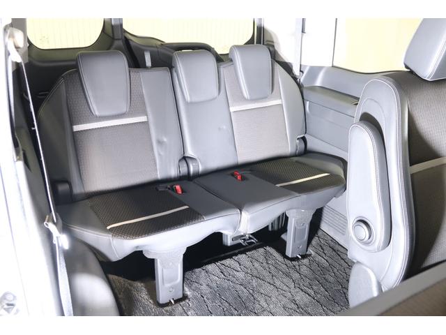 ３列目シートへの乗り降りもスムーズ♪コンディションも良好です！！程よいホールド感が癖になります♪♪♪