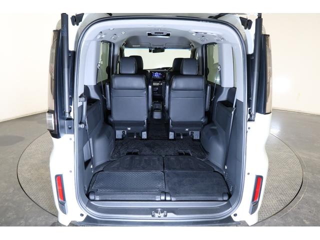 乗車人数や積み荷に合わせて空間を使いわけが可能です