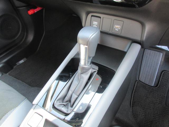 フィット ＲＳ　ホンダ認定中古車２年保証付　ドライブレコーダー　メモリーナビ　地デジフルセグ　Ｂｌｕｅｔｏｏｔｈ　バックカメラ　ＥＴＣ車載器　安全補助装置　障害物センサー　ハーフレザーシート　スマートキー　リアカメラ（12枚目）