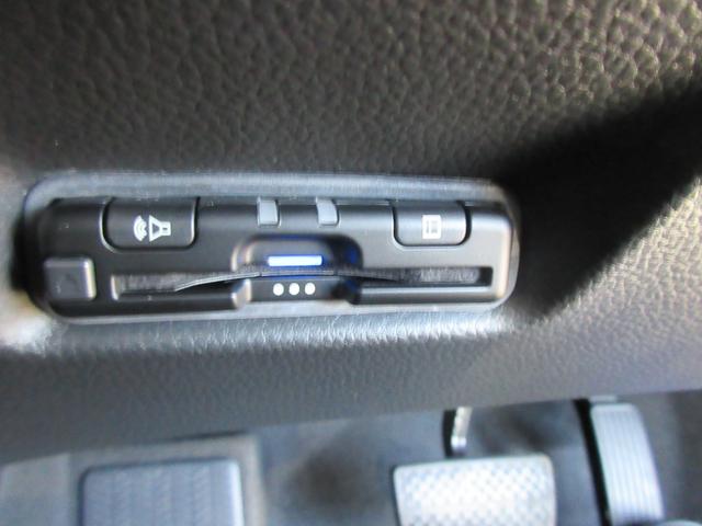 フィット ＲＳ　ホンダ認定中古車２年保証付　ドライブレコーダー　メモリーナビ　地デジフルセグ　Ｂｌｕｅｔｏｏｔｈ　バックカメラ　ＥＴＣ車載器　安全補助装置　障害物センサー　ハーフレザーシート　スマートキー　リアカメラ（18枚目）