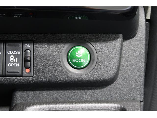 ステップワゴンスパーダ スパーダホンダセンシング　認定中古車　１年保証付　ワンオーナー　ナビ　Ｂカメラ　ＥＴＣ　運転支援　盗難防止　助手席エアバッグ　ワンオーナ－　Ｗパワスラ　リアオートエアコン　地デジ　ＬＥＤライト　横滑り防止システム　リアカメラ（16枚目）