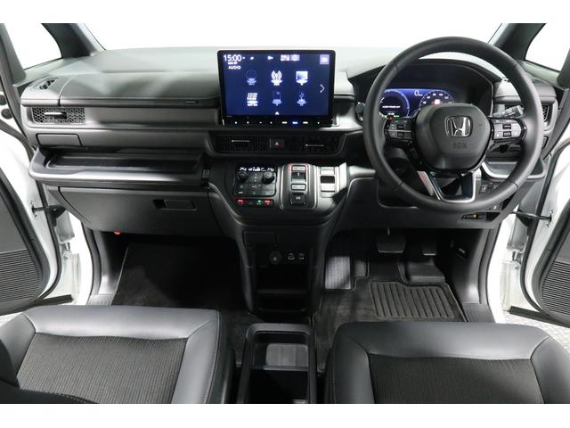 ステップワゴン ｅ：ＨＥＶスパーダ　認定中古車　２年保証付　ワンオーナー　ナビ　Ｂカメラ　ドラレコ　ＥＴＣ　運転支援　１オーナー　デュアルエアコン　フルオートエアコン　ＥＳＣ　シートヒータ　オートライト　キーフリー　ＬＥＤヘッドランプ（9枚目）