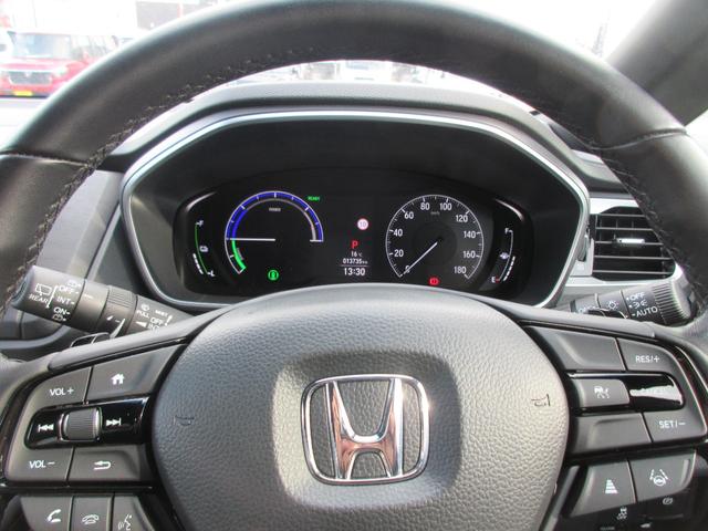 オデッセイハイブリッド e:HEVアブソルート・EXブラックエディション ホンダ認定中古車保証2年付 前後ドライブレコーダー 本革パワーシート シートヒーター 全周囲カメラ 安全補助装置 車両追従クルーズ メモリーナビ 地デジフルセグ Bluetooth 後席モニター(8枚目)