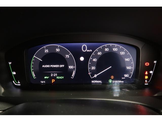 シビック e:HEV 認定中古車 1年保証付 ワンオーナー ナビ Bカメラ ETC 運転支援 盗難防止システム クリアランスソナー オートクルーズコントロール 地デジフルセグ 後カメラ 1オーナー車 USBポート エアコン(11枚目)