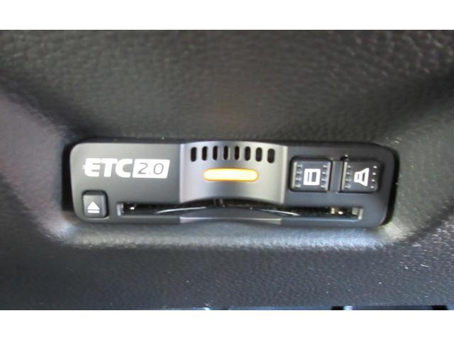 フィット ホーム２０周年特別仕様車カーサ　認定中古車　２年保証付　ワンオーナー　ナビ　Ｂカメラ　ＥＴＣ　運転支援　クリアランスソナー　衝突被害軽減　Ｓヒーター　クルーズコントロール　ＬＥＤライト　サイドカーテンエアバック　フルセグ　キーレス（19枚目）