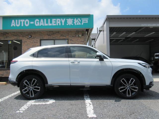 ヴェゼル ｅ：ＨＥＶ　Ｚ　衝突被害軽減ブレーキ　Ａクルーズコントロール　前後ドラレコ　純正メモリーナビ　Ｂカメラ　ＴＶ　ＣＤ　ＤＶＤ　ＵＳＢ　Ｂｌｕｅｔｏｏｔｈ　純正ＡＷ　ＬＥＤ　Ｐテールゲート　ＥＴＣ２．０　１オーナー　禁煙（3枚目）