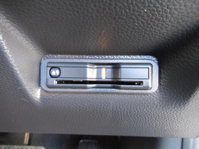 ステップワゴン スパーダ　衝突被害軽減ブレーキ　ＡＣＣ　前後ドラレコ　純正メモリーナビ　全周囲カメラ　フルセグＴＶ　ＣＤ　ＤＶＤ　ＵＳＢ　ＢＴ　両側ＰＳＤ　後席モニタ　純正ＡＷ　ＬＥＤ　Ｓヒータ　ＥＴＣ２．０　１オーナー　禁煙（13枚目）