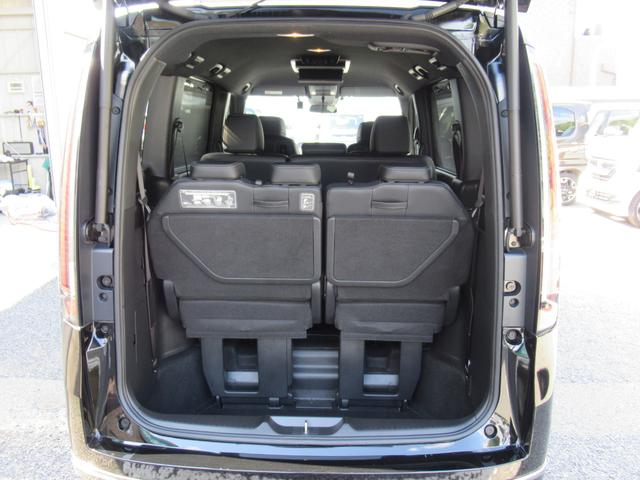 ステップワゴン スパーダ　衝突被害軽減ブレーキ　ＡＣＣ　前後ドラレコ　純正メモリーナビ　全周囲カメラ　フルセグＴＶ　ＣＤ　ＤＶＤ　ＵＳＢ　ＢＴ　両側ＰＳＤ　後席モニタ　純正ＡＷ　ＬＥＤ　Ｓヒータ　ＥＴＣ２．０　１オーナー　禁煙（30枚目）