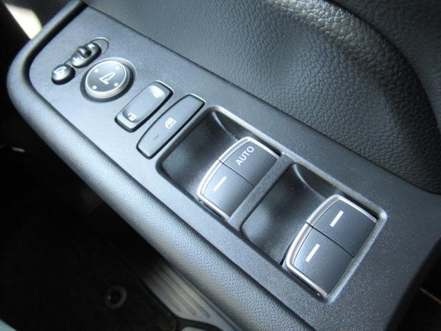 ステップワゴン スパーダ　衝突被害軽減ブレーキ　ＡＣＣ　前後ドラレコ　純正メモリーナビ　全周囲カメラ　フルセグＴＶ　ＣＤ　ＤＶＤ　ＵＳＢ　ＢＴ　両側ＰＳＤ　後席モニタ　純正ＡＷ　ＬＥＤ　Ｓヒータ　ＥＴＣ２．０　１オーナー　禁煙（36枚目）